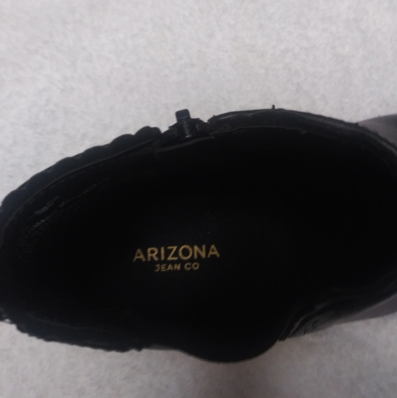 Arizona Jean Co. Ankle Boots - Picture 3 of 5